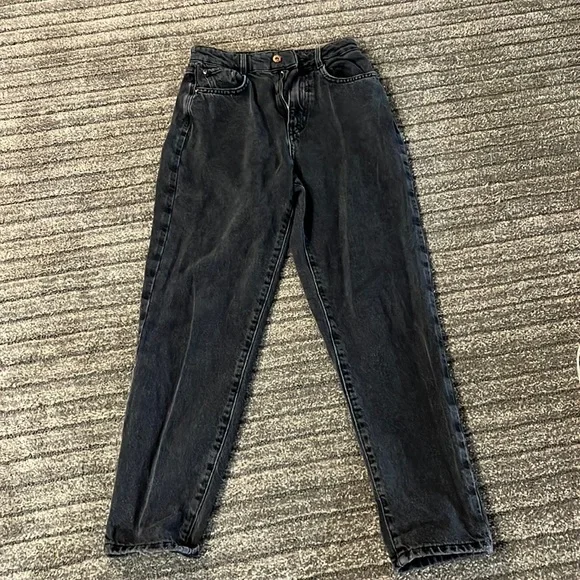 Zara black high waist size 2….. fit smaller- no stretch EUC - Picture 1 of 3